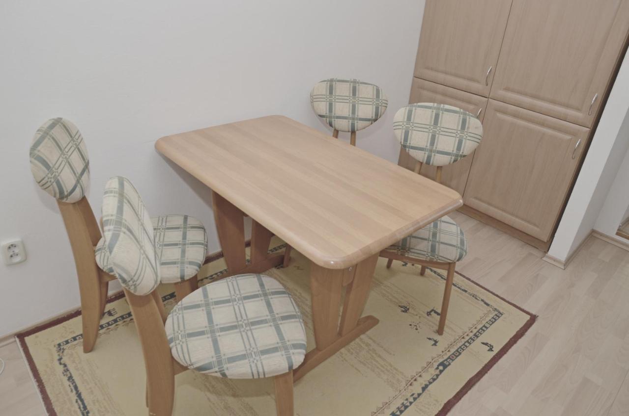 Apartmany Zlatovska Тренчин Екстер'єр фото