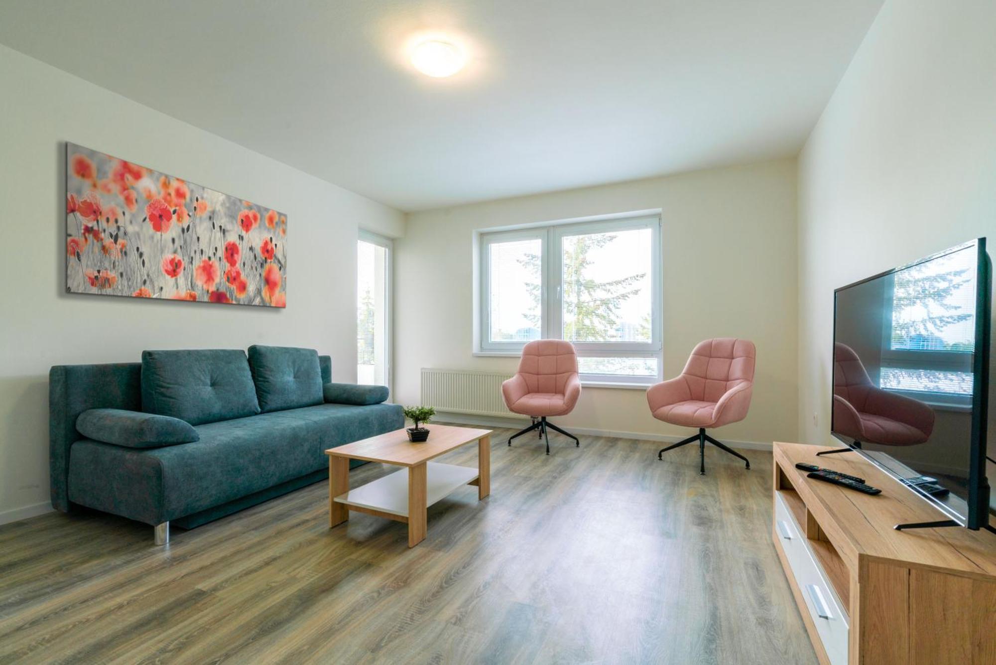 Apartmany Zlatovska Тренчин Екстер'єр фото