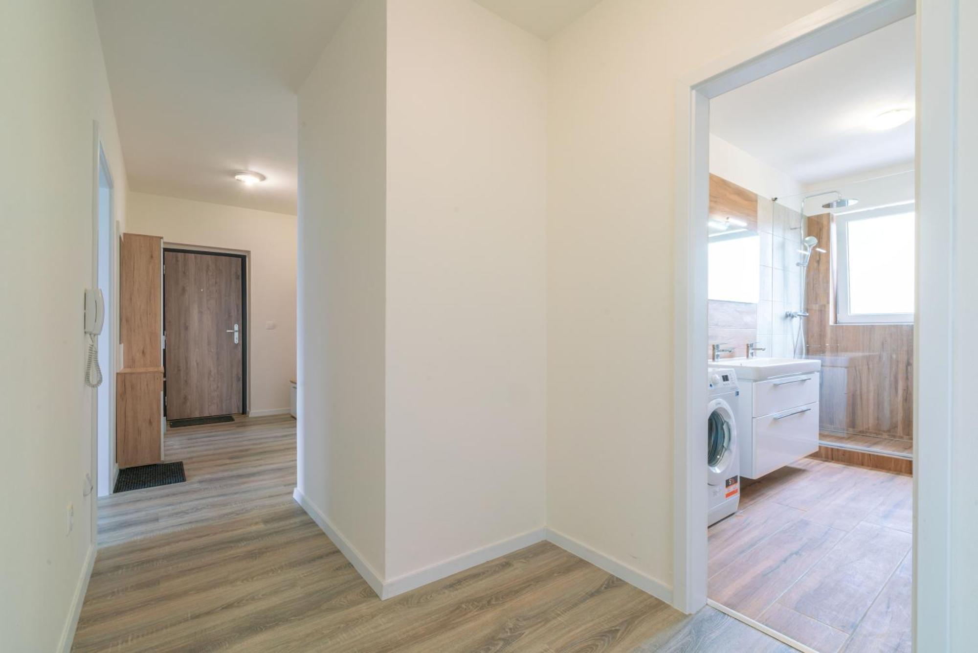 Apartmany Zlatovska Тренчин Екстер'єр фото