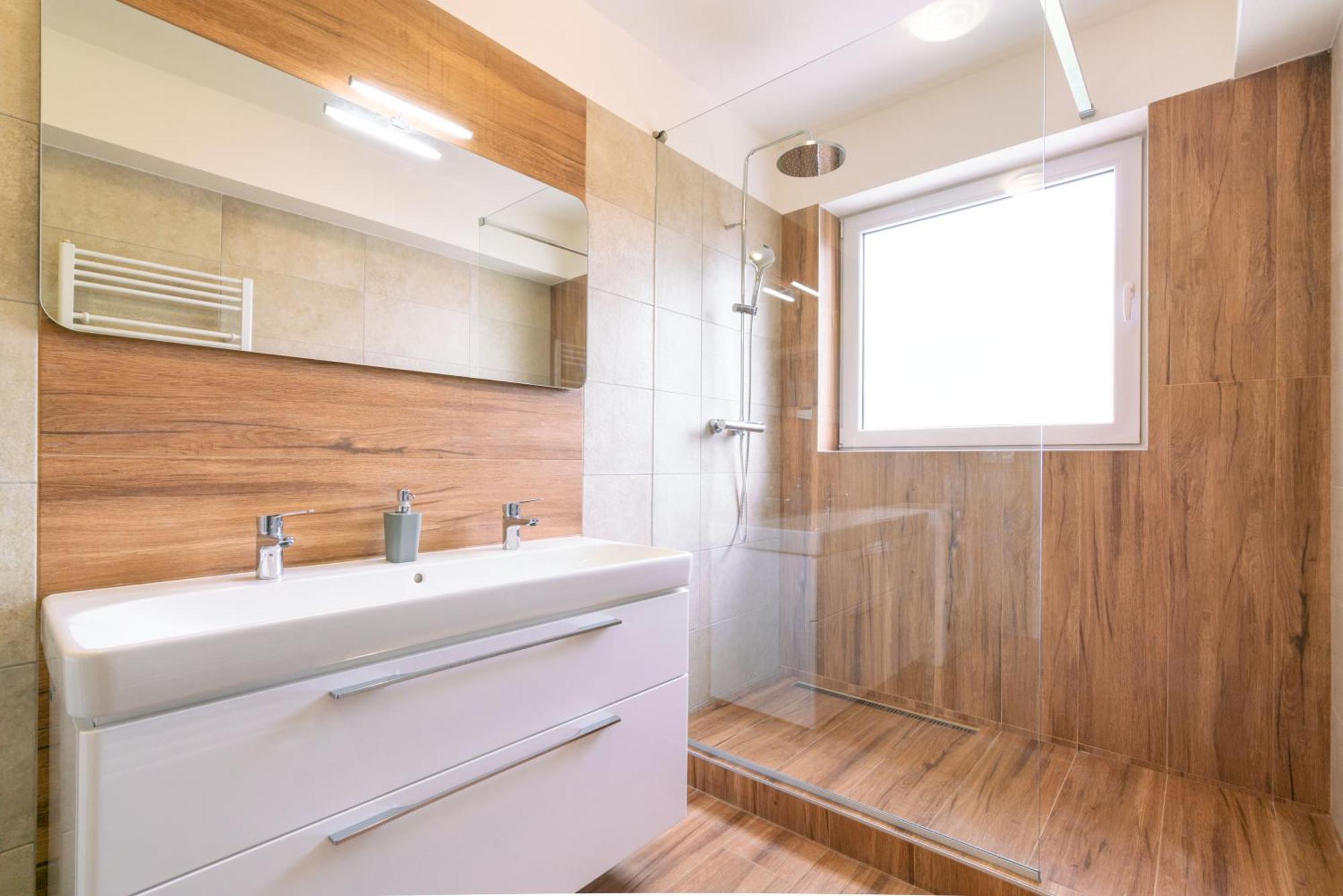 Apartmany Zlatovska Тренчин Екстер'єр фото